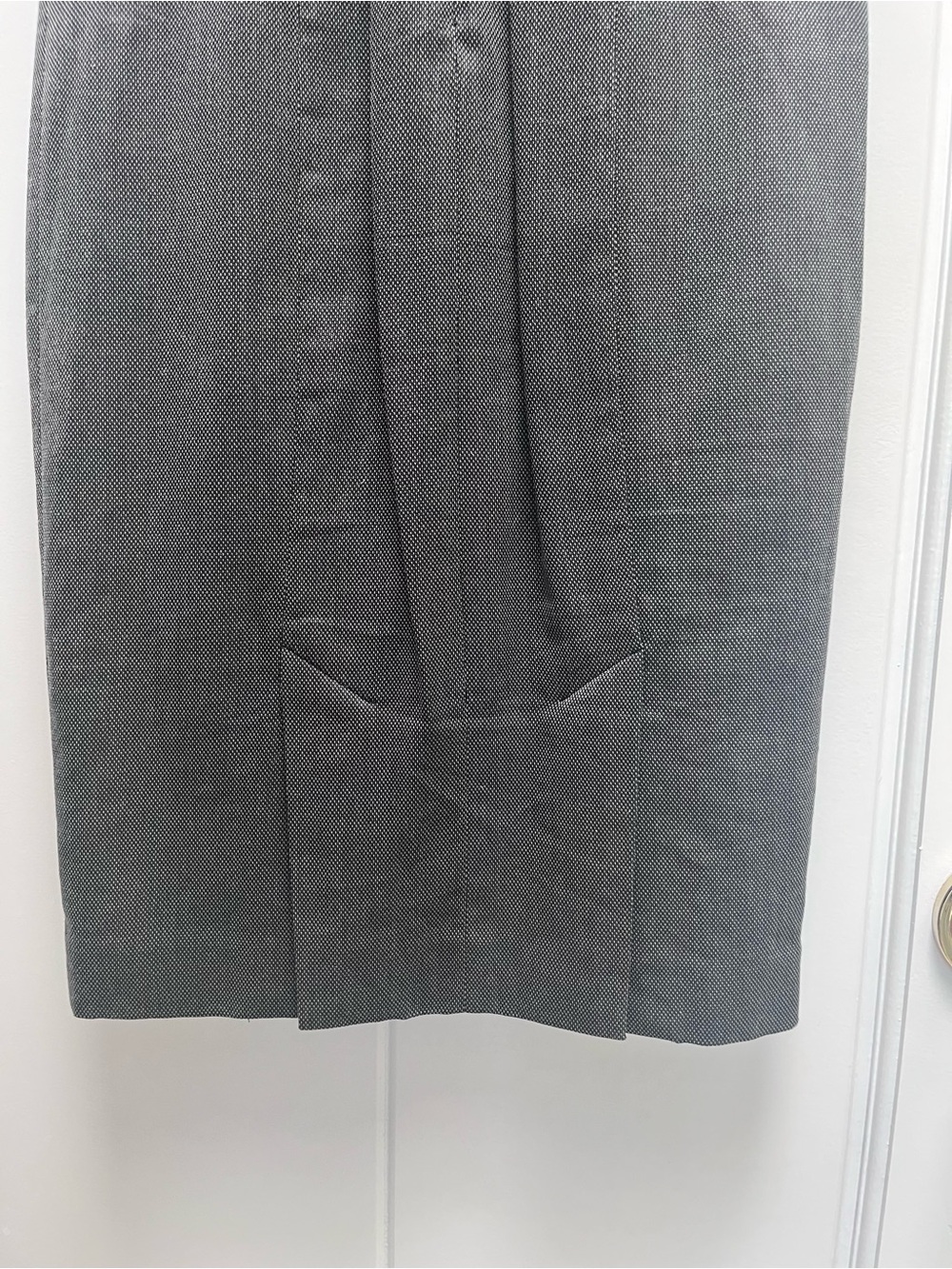 Classic G Cap-Sleeve Cocktail Dress - Picture 4 of 9